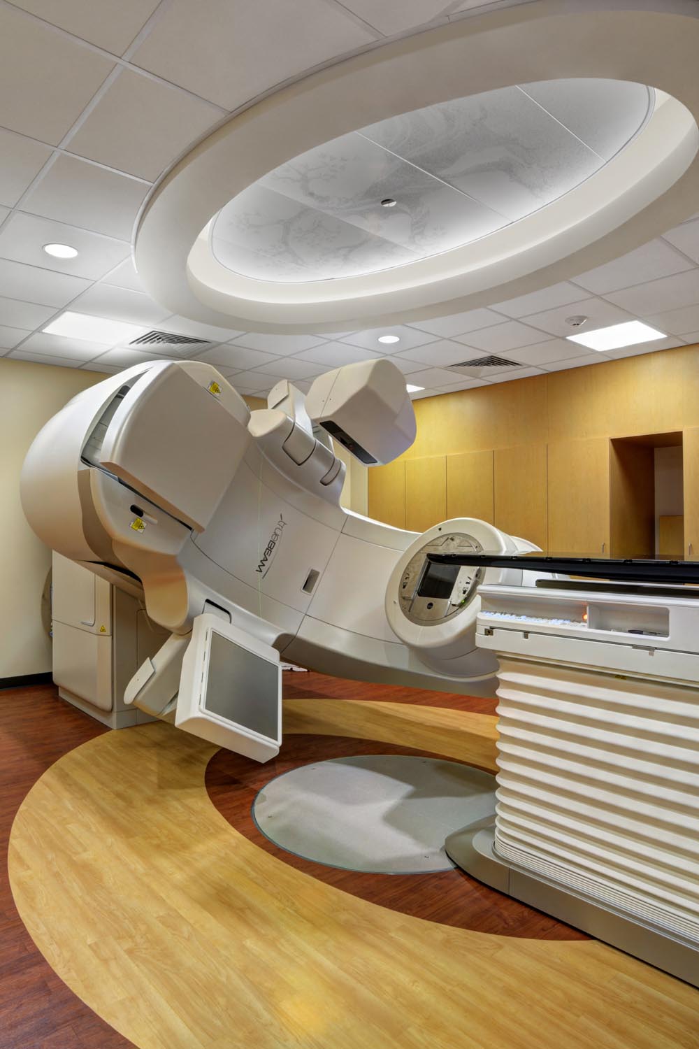 Parker Cancer Center Interior Photo Rad Onc 02 1000x1500