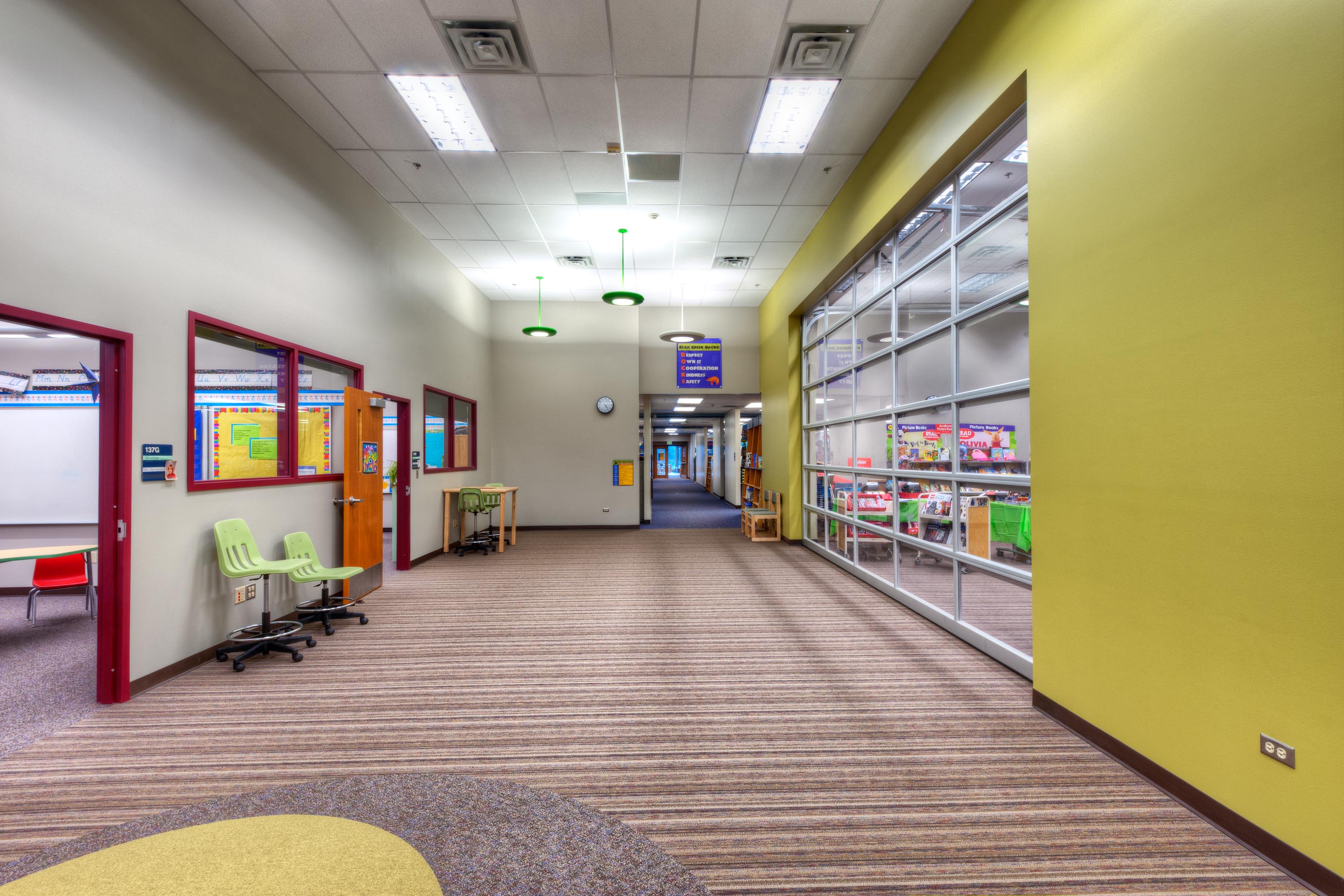 BearCreekElem Interior Photo Corridor 01
