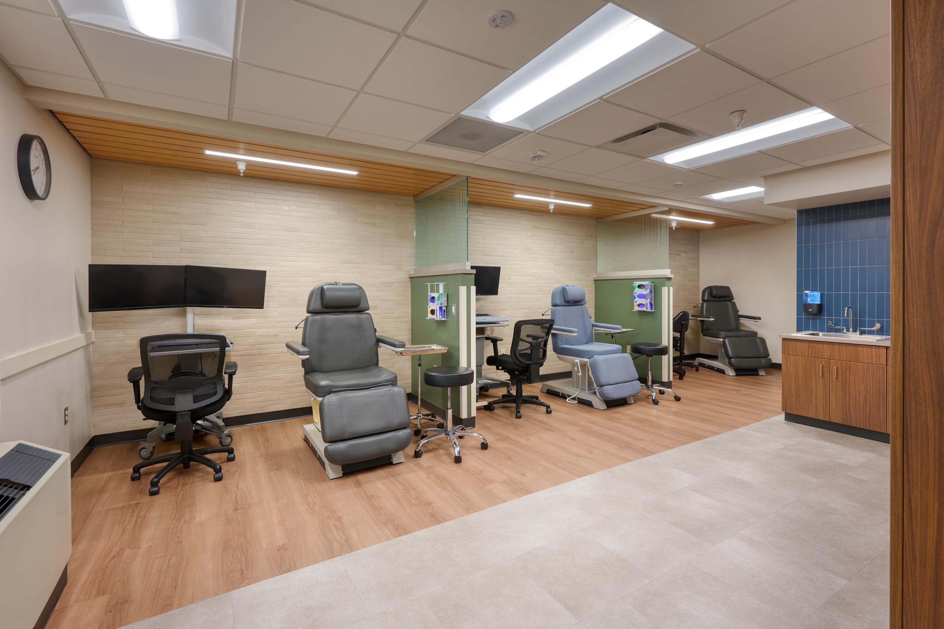 pace pikes peak interior photo podiatry 3Kx2K