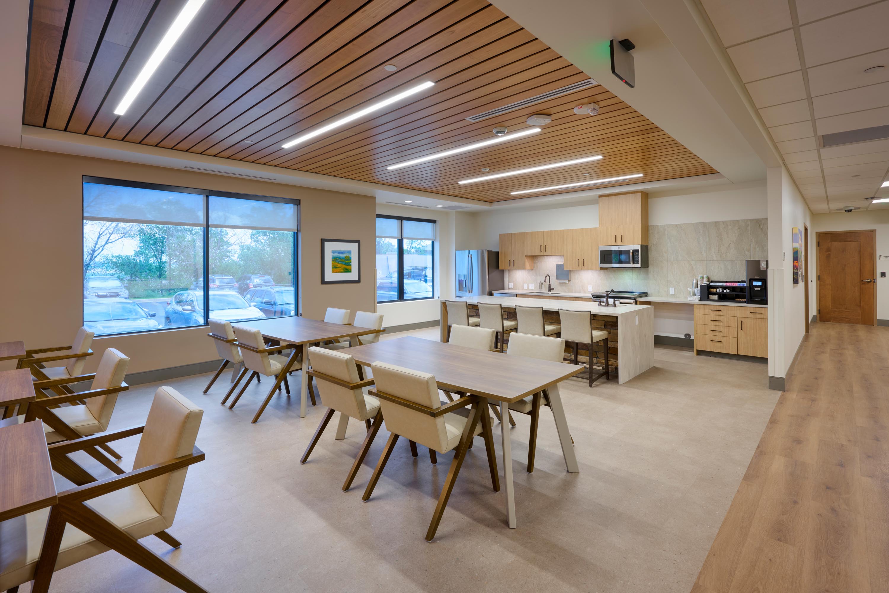 pikes peak hospice interior photo family dining 1 3Kx2K