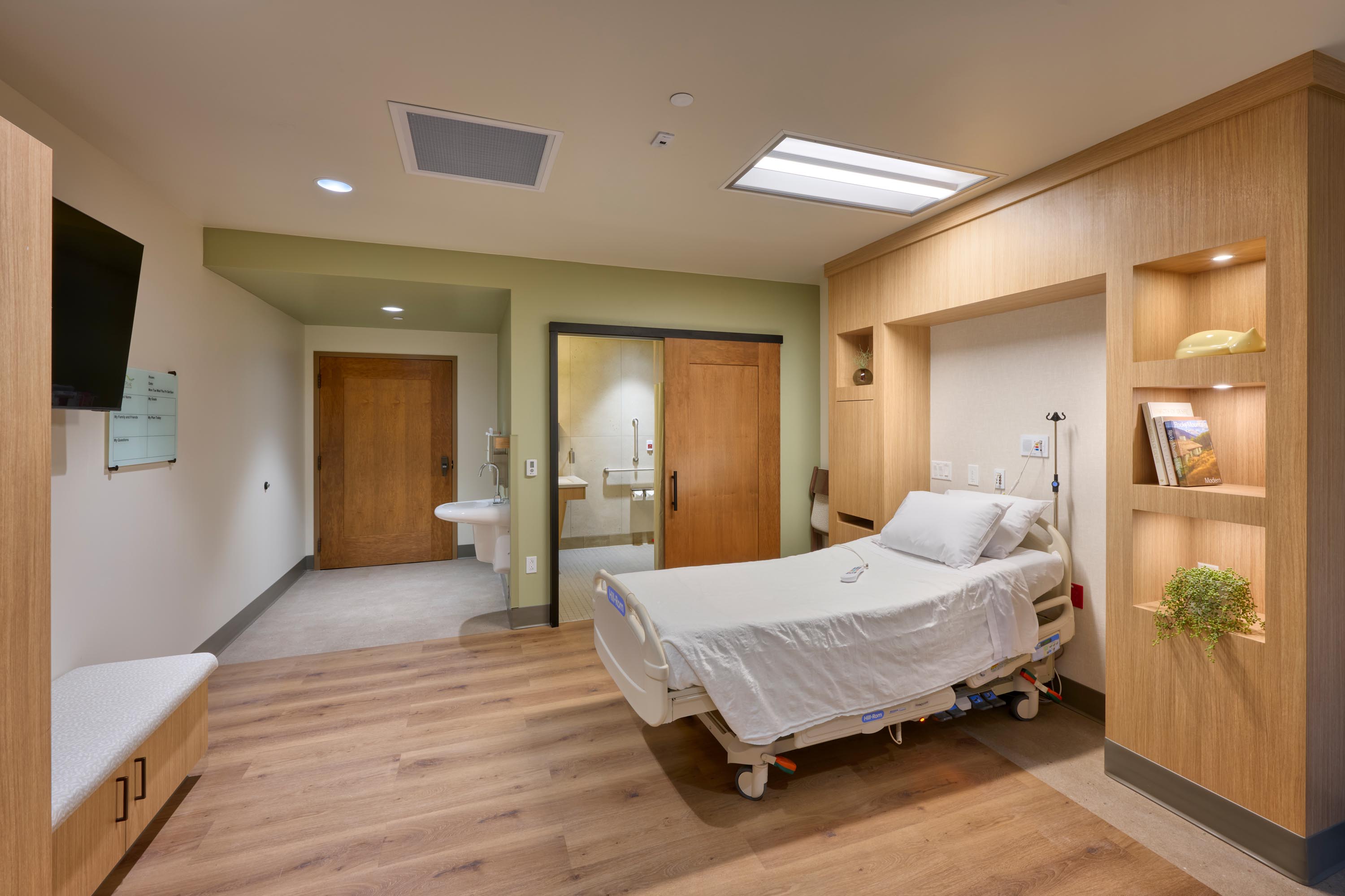 pikes peak hospice interior photo patient room 2 3Kx2K